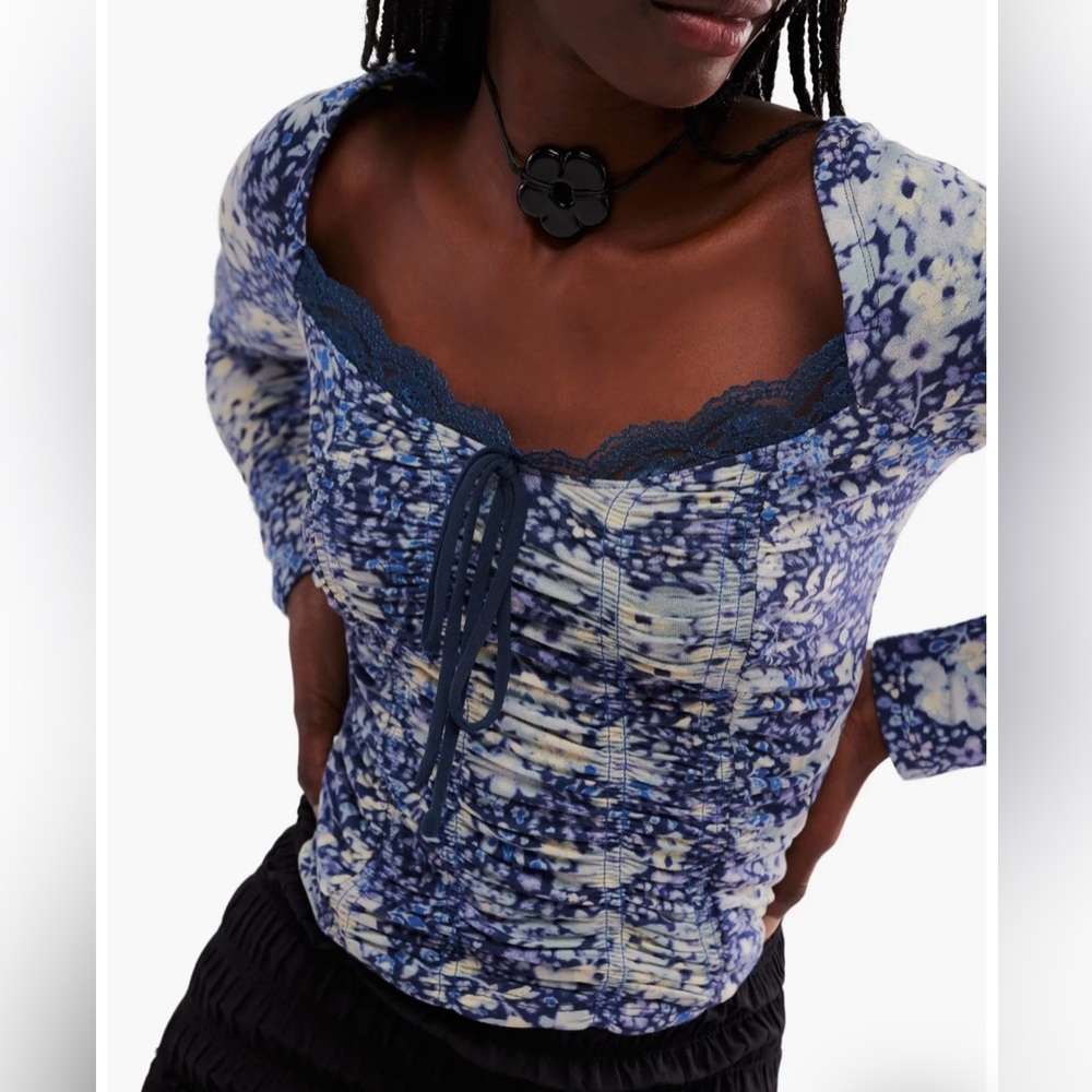 FREE PEOPLE Layer It On Me Womens
Long Sleeve Top nwot